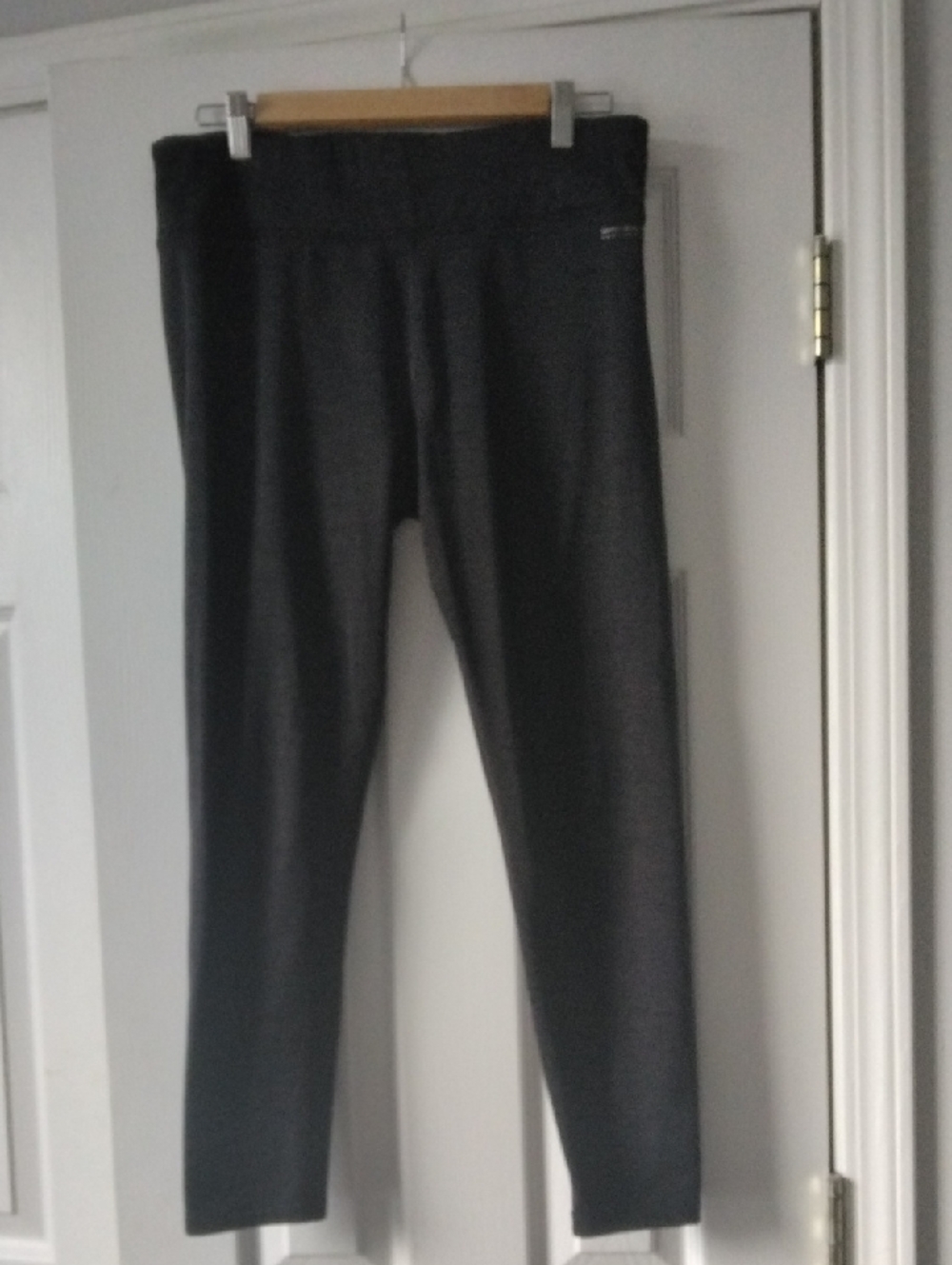 Andrew Marc Charcoal Gray Performance Leggings